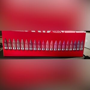 COPY - Clinique Chubby Stick lipsticks